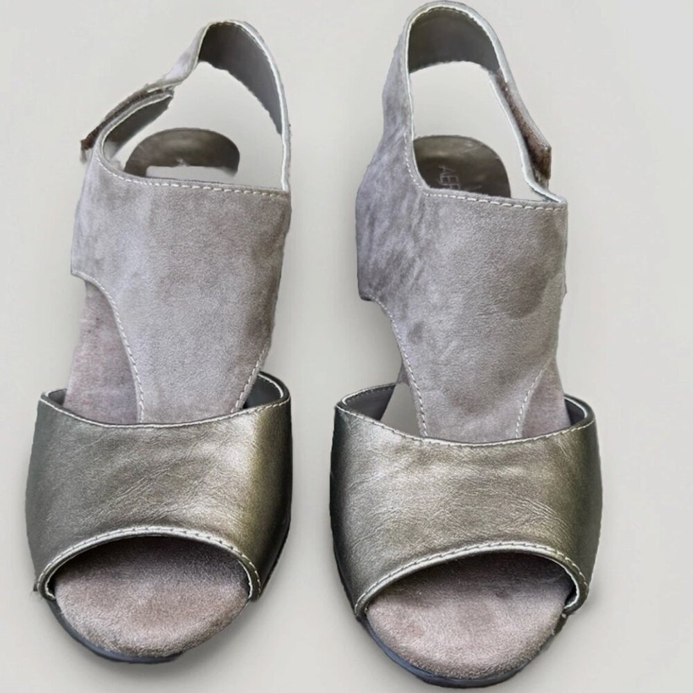 (8) AEROSOLES “GINERATORS” Dual Fabric Upper Peep Toe 3.5” Heeled Sandals - Picture 7 of 11